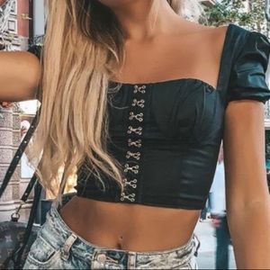 White Fox Boutique black Real Talk crop - S